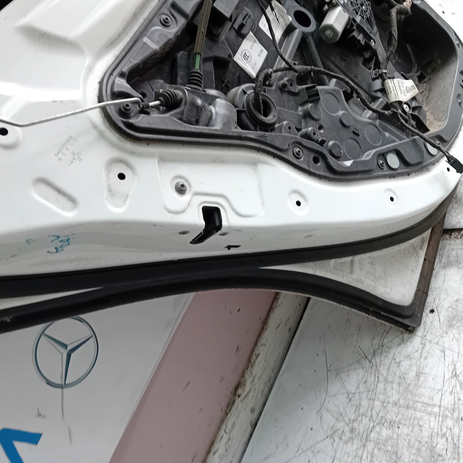 MEECEDS E-CLASS S213 EST PASSENGER REAR DOOR NSR WHITE 2016 ON  FMD394