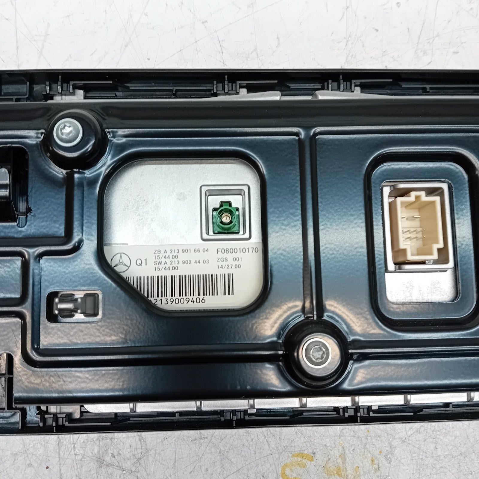 MERCEDES E-CLASS W213 DISPLAY SCREEN A2139009406 2017 FM001161