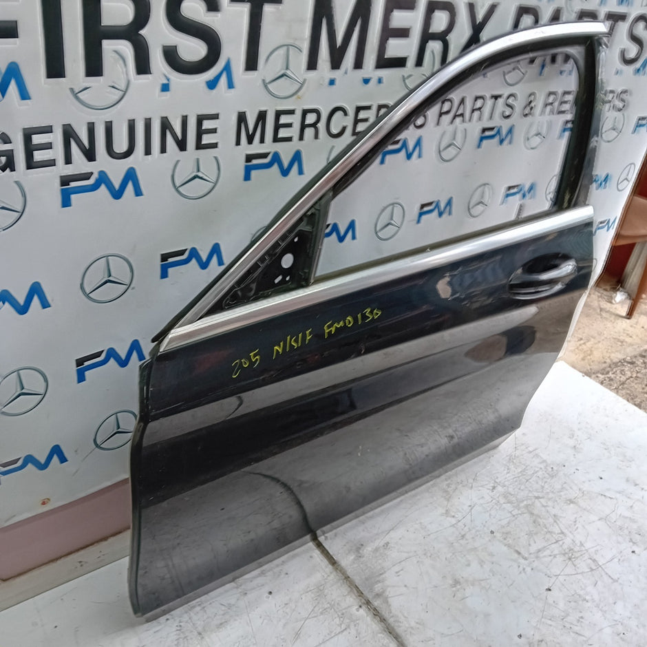 MERCEDES BENZ C-CLASS W205 PASSENGER SIDE FRONT DOOR N/S/F  BLACK FMD130