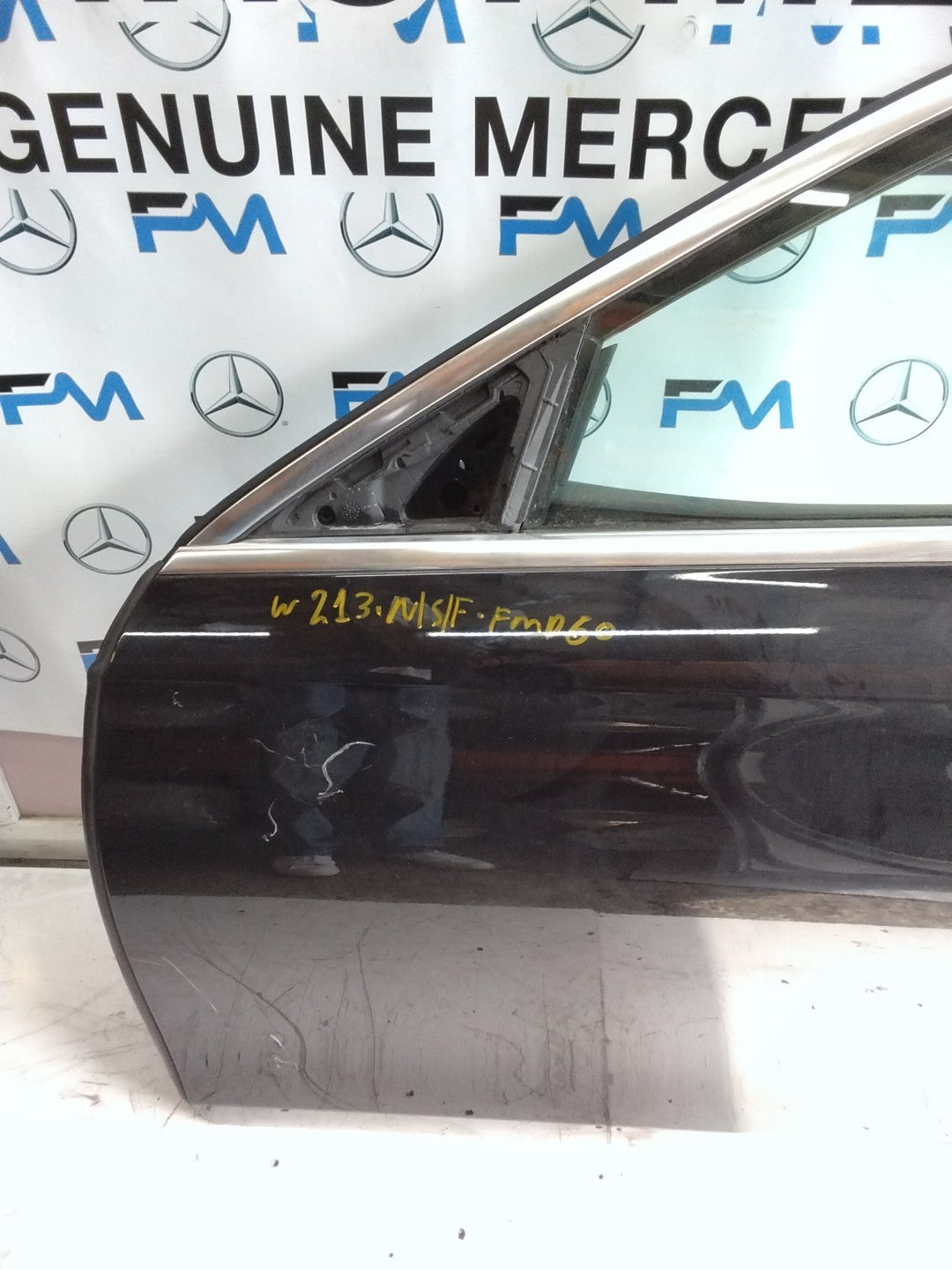 MERCEDES BENZ  E-CLASS W213 PASSENGER SIDE FRONT DOOR N/S/F COMPLETE BLACK FMD60