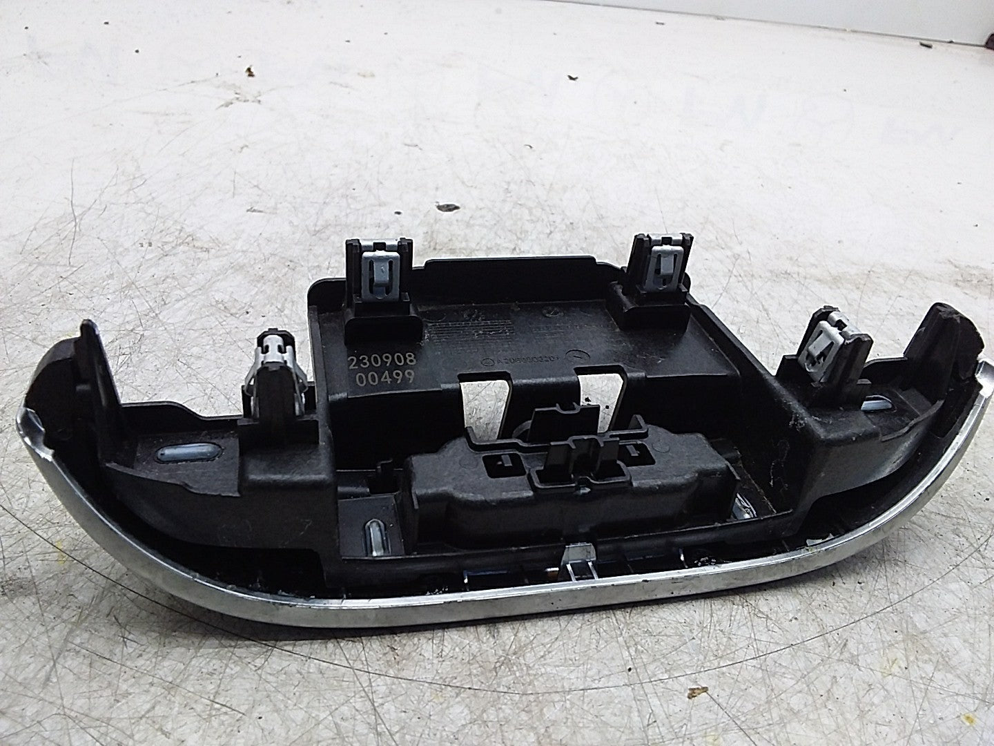 MERCEDES C-CLS W206 FRONT CONSOLE ARMREST TRIM A2066803201 FMR293
