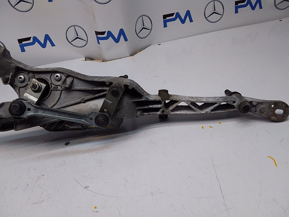 MERCEDES C-CLASS WIPER MOTOR & LINKAGE FRONT A2048201140 W204 2010-2015 FM00203