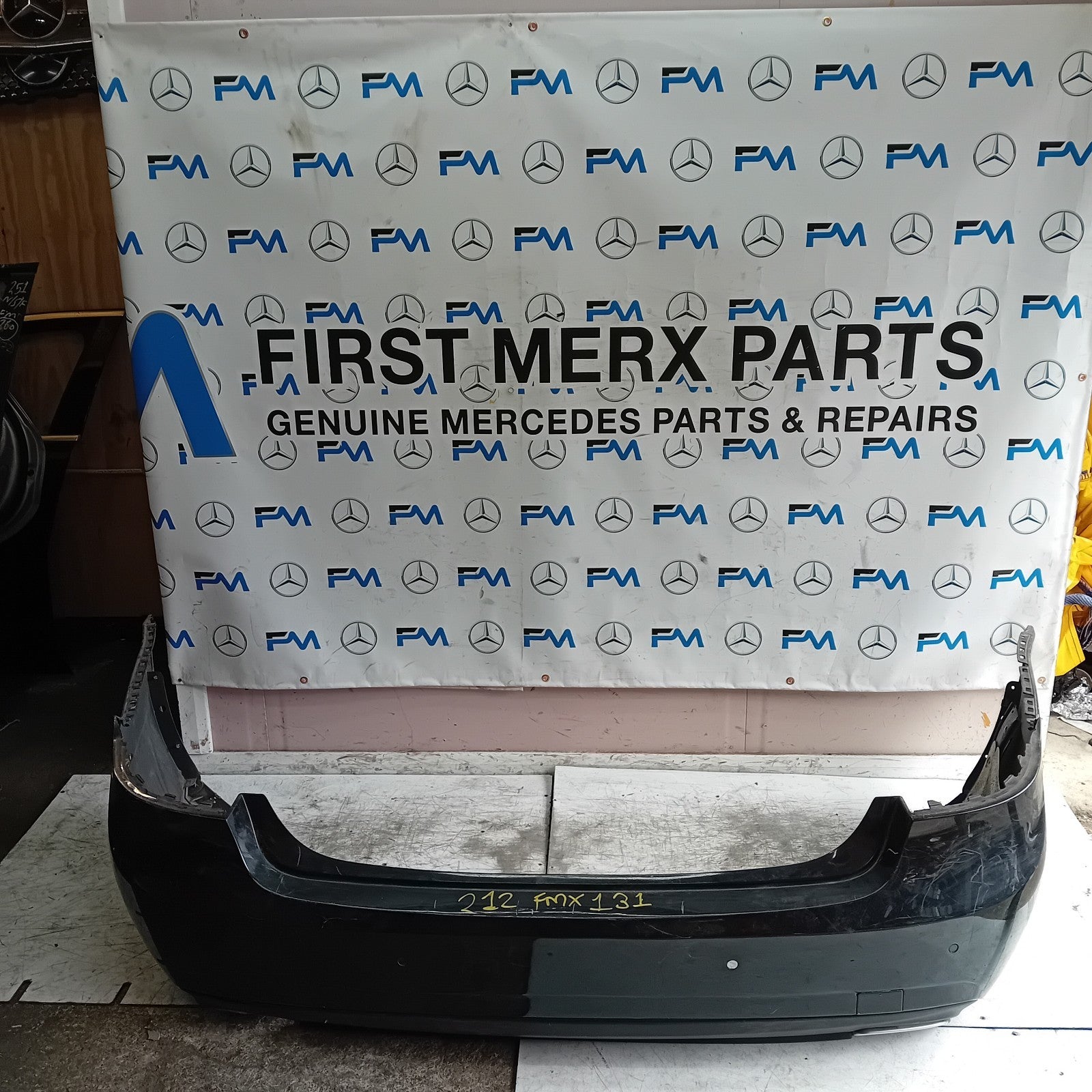 MERCEDES BENZ E-CLASS W212 REAR BUMPER BLACK 2014 A2128855125 COMPLETE FMX131