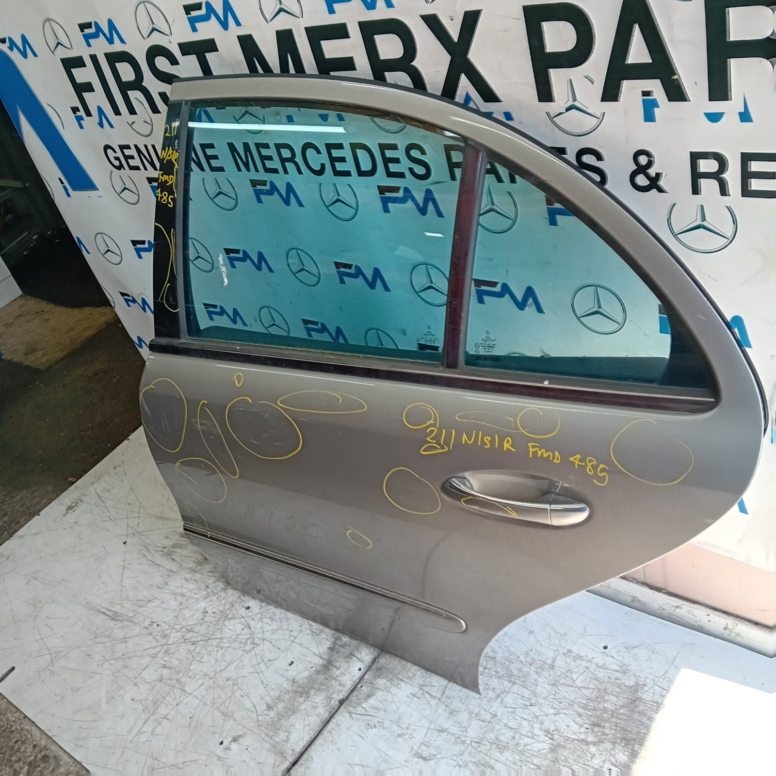 MERCEDES BENZ  E-CLASS W212 PASSENGER REAR DOOR NSR  2016 COMPLETE FMD485