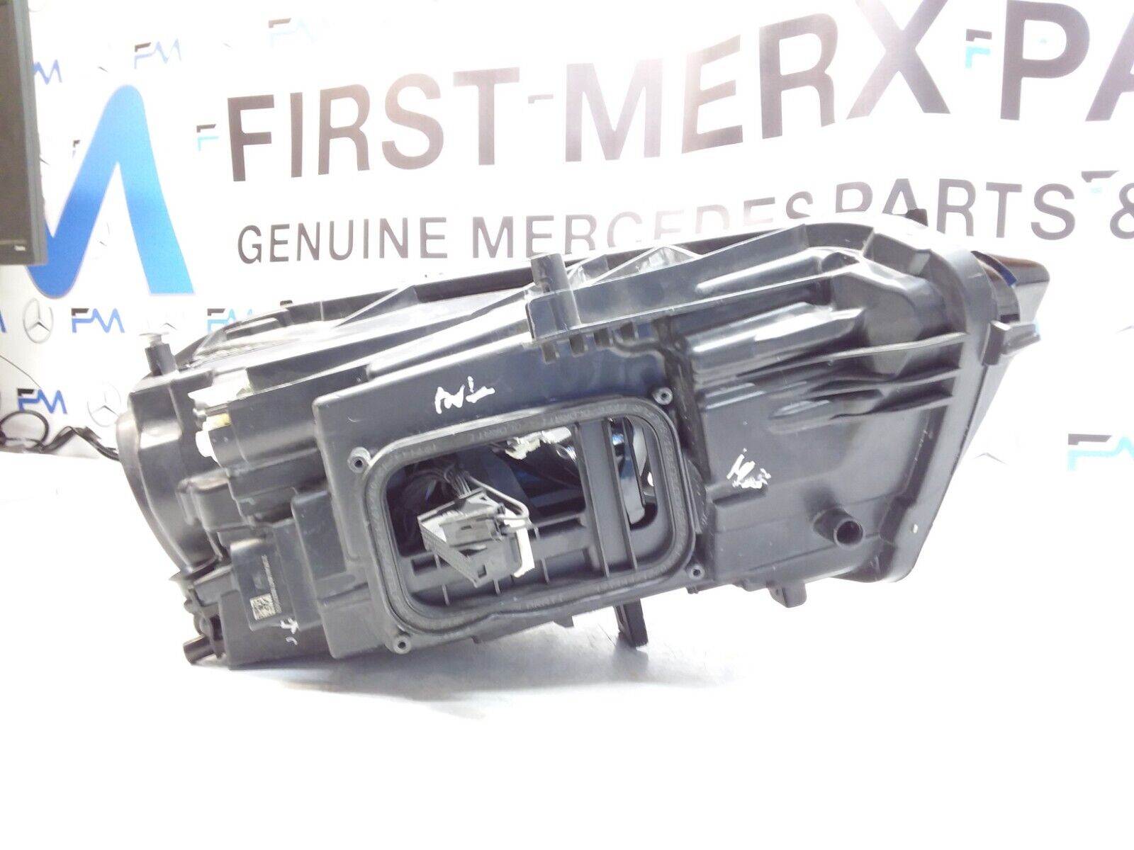 2014 MERCEDES E-CLASS W212 N/S Passenger Side Front Headlight FMH40 LED HIGH