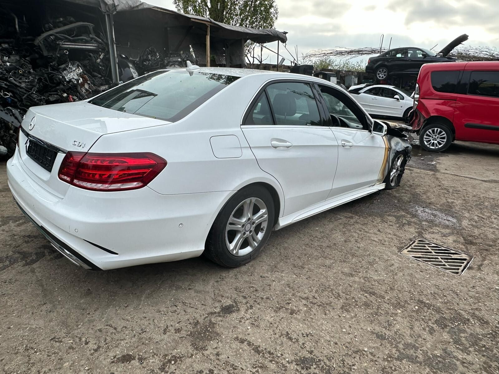 MERCEDES BENZ E-CLASS W212 - BREAKING / FRONT BUMPER AND WINGS