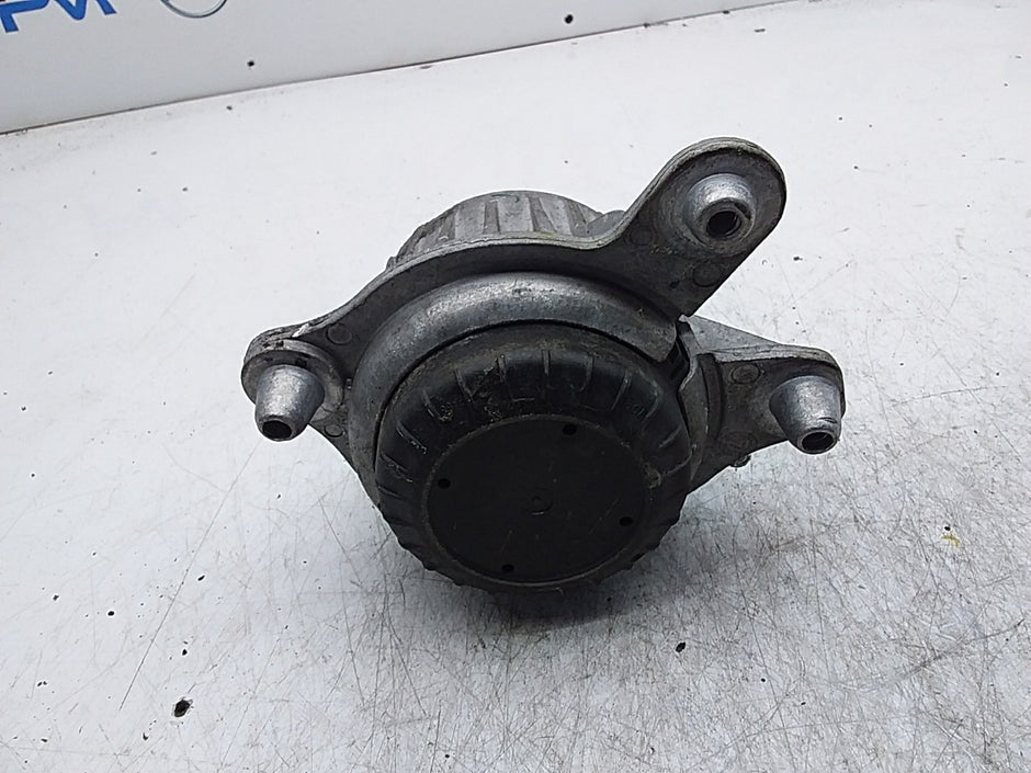 MERCEDES BENZ C-CLASS  W205  ENGINE MOUNT RIGHT OS A2052406717 FMR346