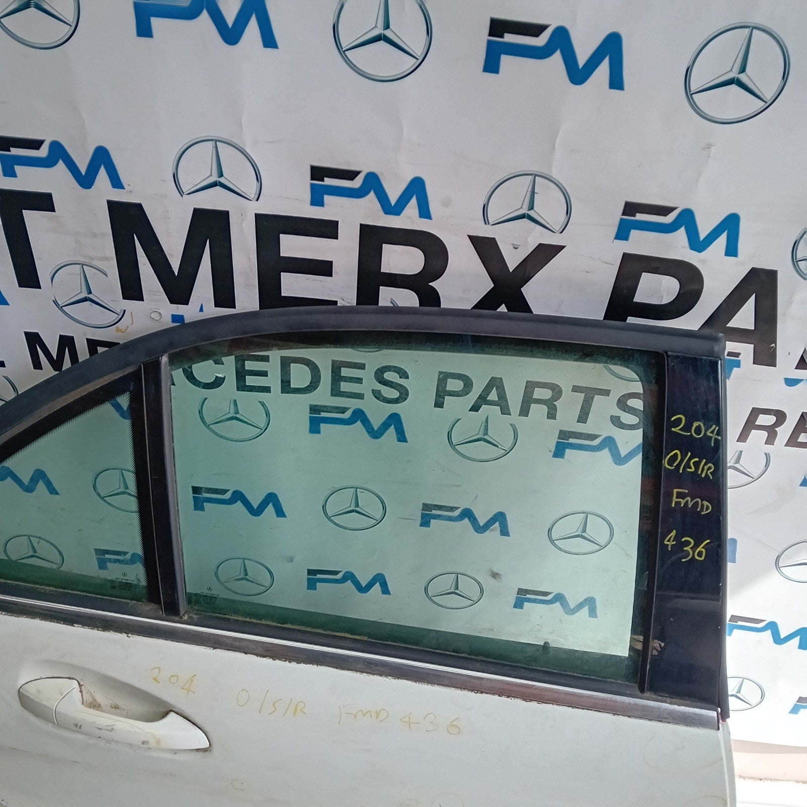 MERCEDES C-CLASS W204 SLN DRIVER REAR DOOR OSR WHITE COMPLETE 2009-2014 FMD436