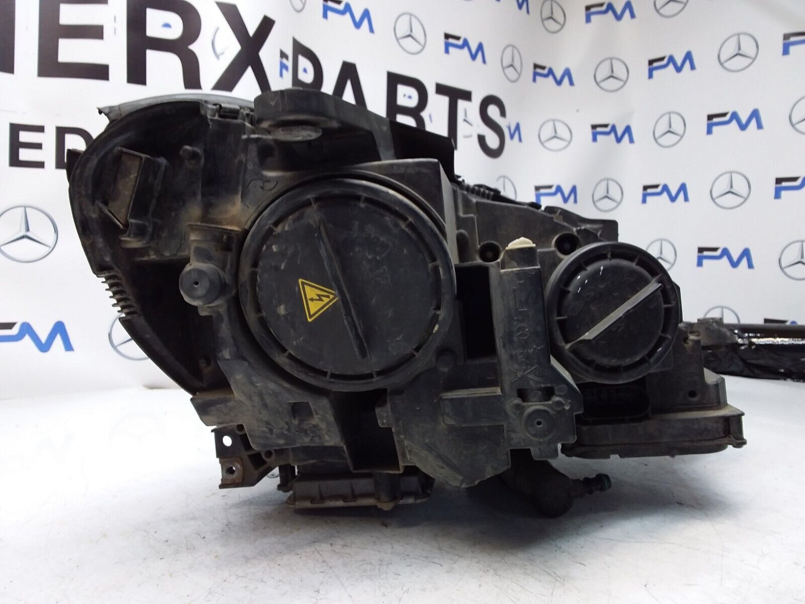 2011 MERCEDES C-CLASS W204 HEADLIGHT PASSENGER NS A2048205750 FMH126 