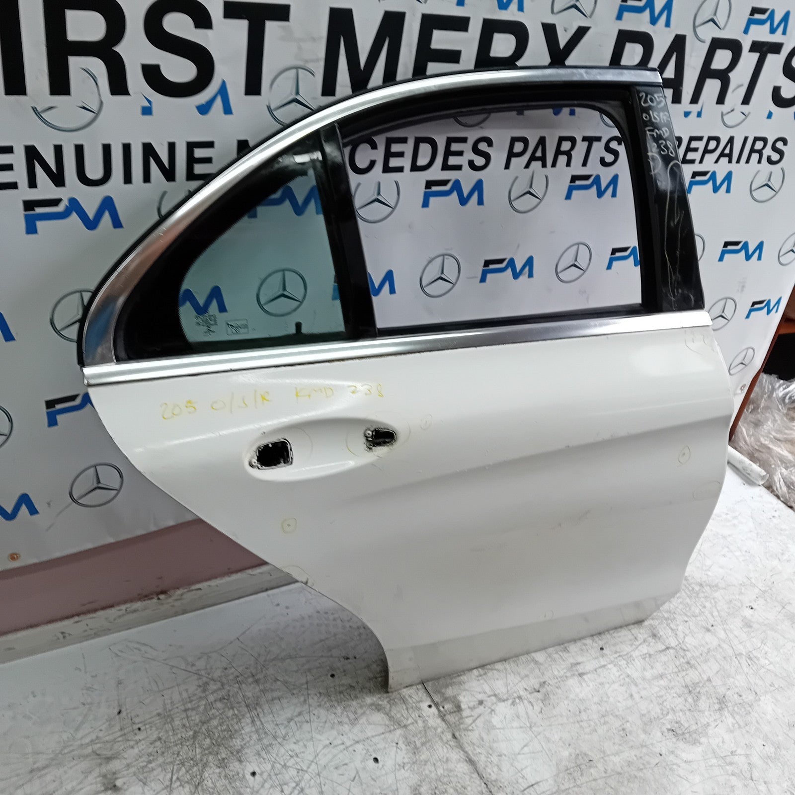 MERCEDES C-CLASS W205 SALOON DRIVER REAR DOOR OSR WHITE 2014ON COMPLETE FMD238