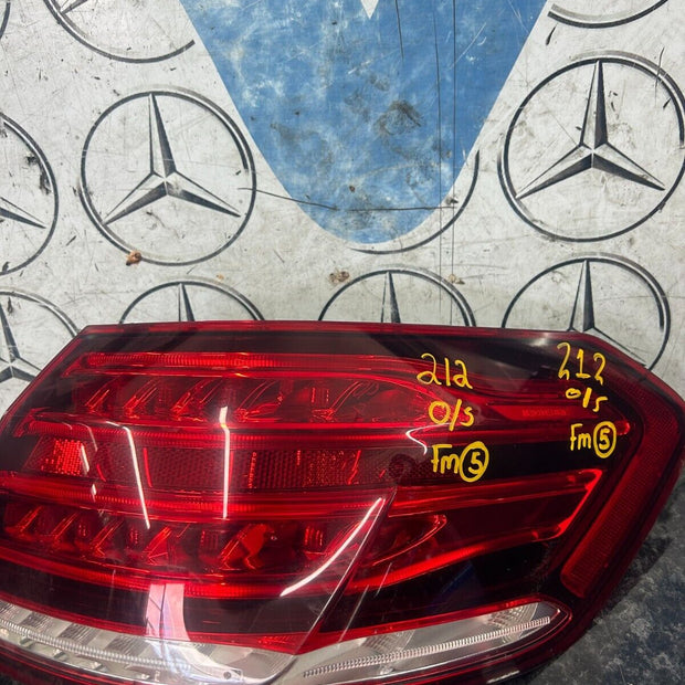 13-16 MERCEDES E CLASS SALOON FL OS DRIVER RIGHT LED REAR LIGHT A2129060803 FMT5