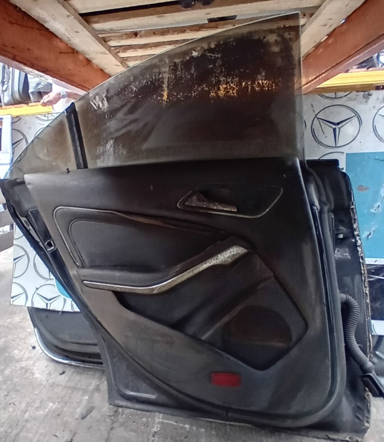 MERCEDES BENZ CLA  W117  PASSENGER SIDE REAR DOOR ( NEAR SIDE REAR )