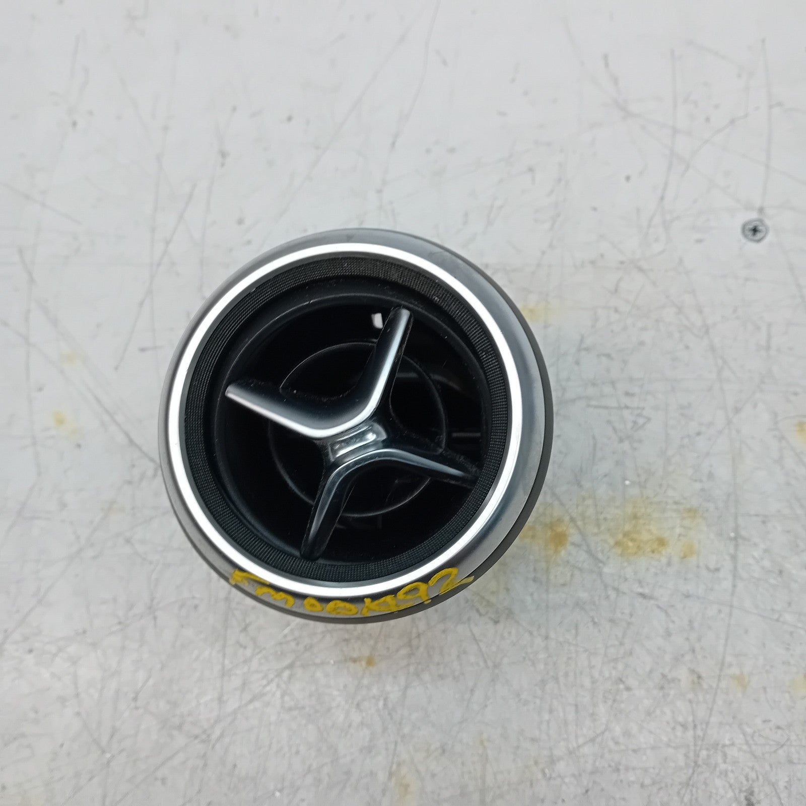 MERCEDES BENZ A-CLASS W176 DASHBOARD AIR VENT 2015 A1768300354 FM001492