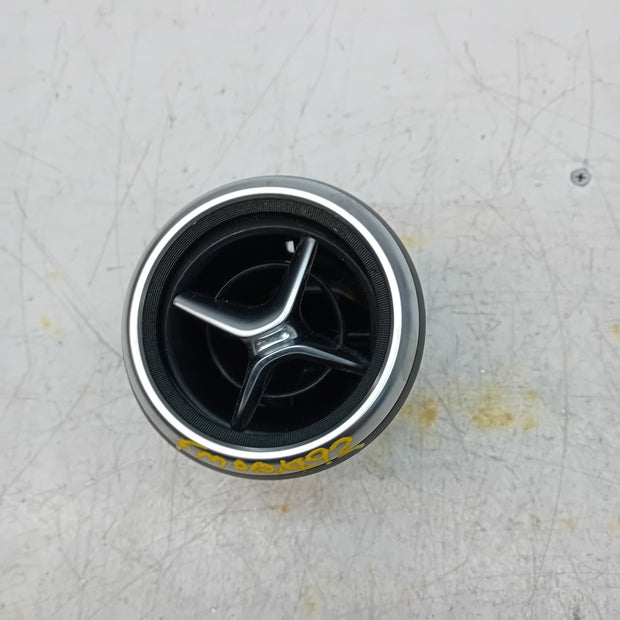 MERCEDES BENZ A-CLASS W176 DASHBOARD AIR VENT 2015 A1768300354 FM001492
