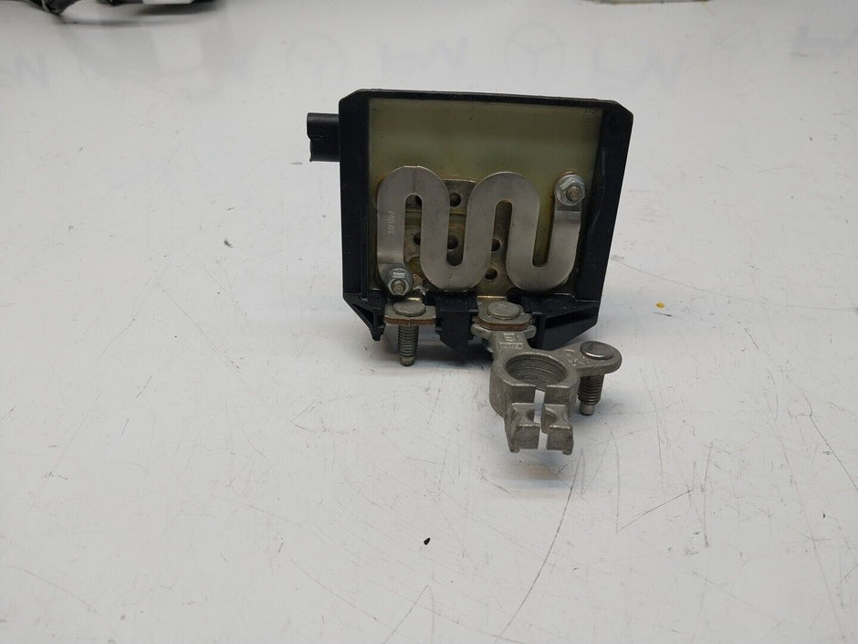 Mercedes W213 W205 W218 W238 W253 Negative Battery Tray Clamp A0009061505FM00251