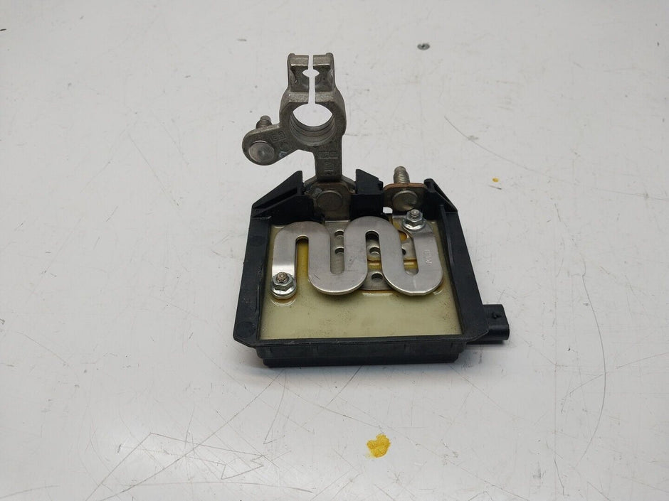 Mercedes W213 W205 W218 W238 W253 Negative Battery Tray Clamp A0009061505FM00247