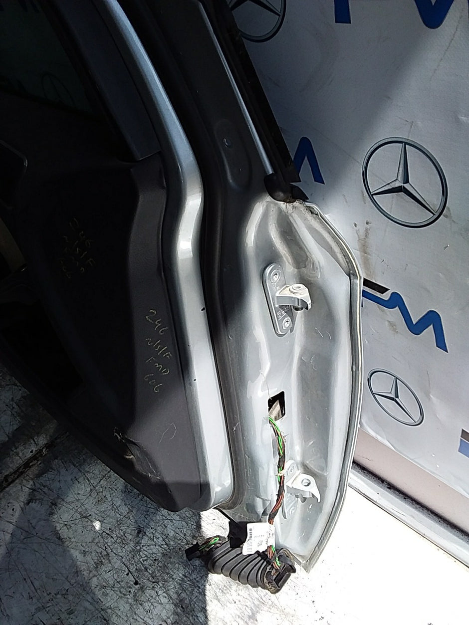 MERCEDES B-CLS W246  PASSENGER FRONT DOOR NSF SILVER 2012-2019  FMD606