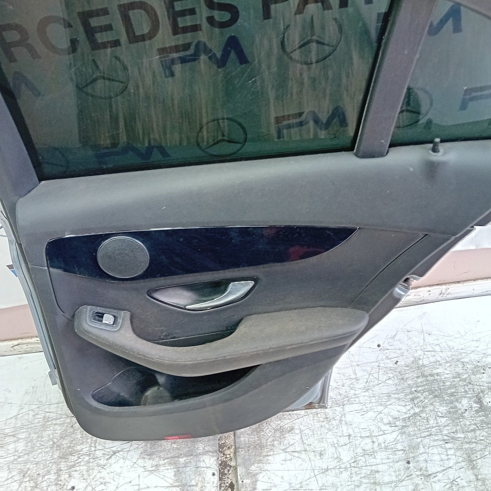 MERCEDES C-CLASS W205 DRIVER REAR DOOR OSR SILVER COMPLETE 2014 ON FMD414