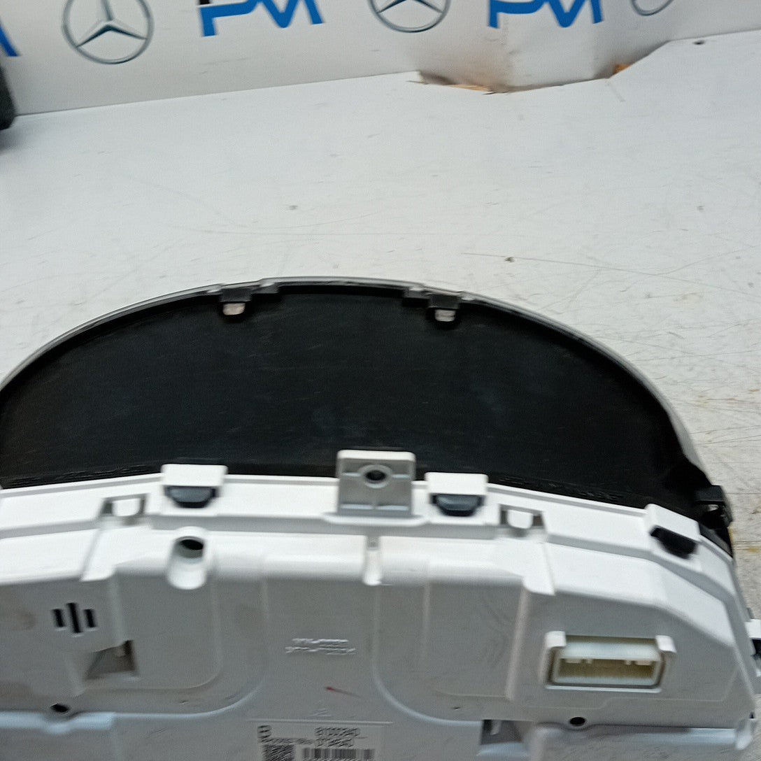MITSUBISHI OUTLANDER SPEEDOMETER INSTRUMENT CLUSTER  8100C840 FM001584