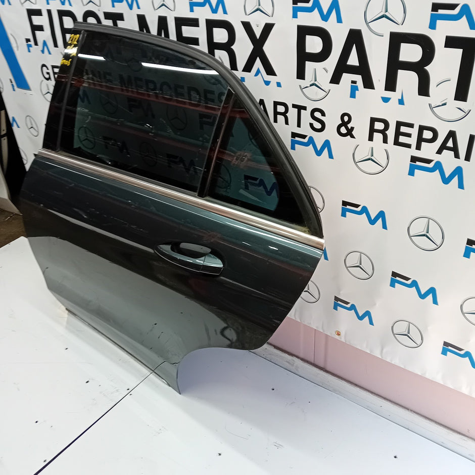 MERCEDES BENZ E-CLASS  W212 PASSENGER SIDE REAR DOOR ( NEAR SIDE REAR ) FM06