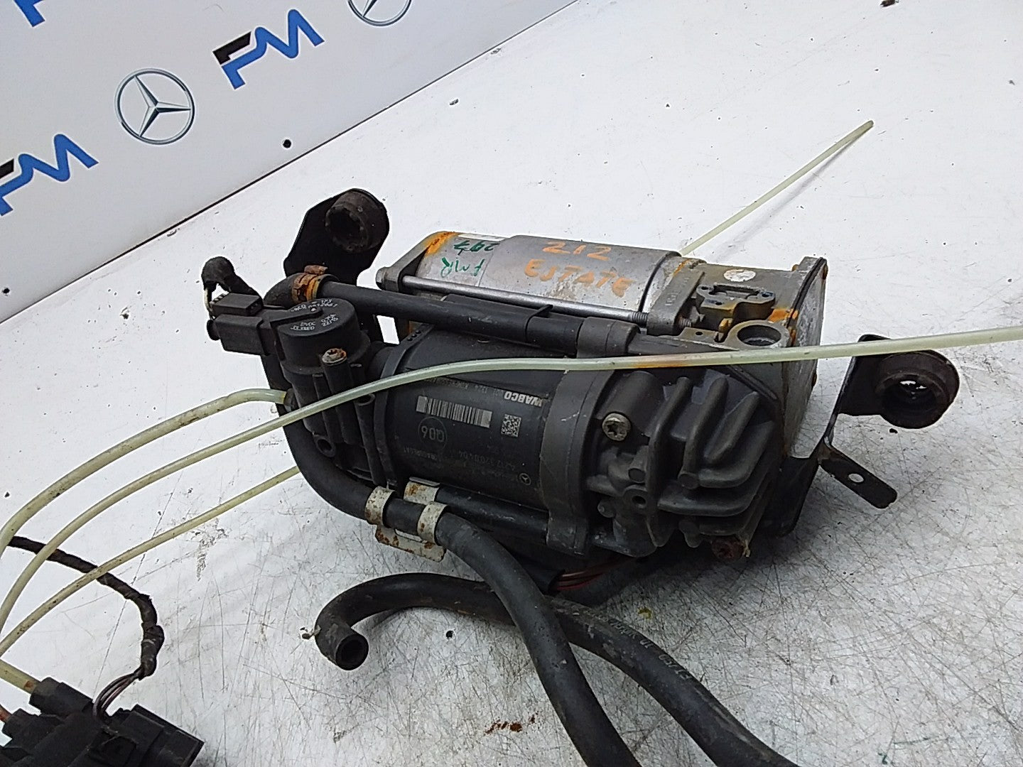 MERCEDES E-CLS W212 AIR SUSPENSION COMPRESSOR PUMP A2123200404 FMR297