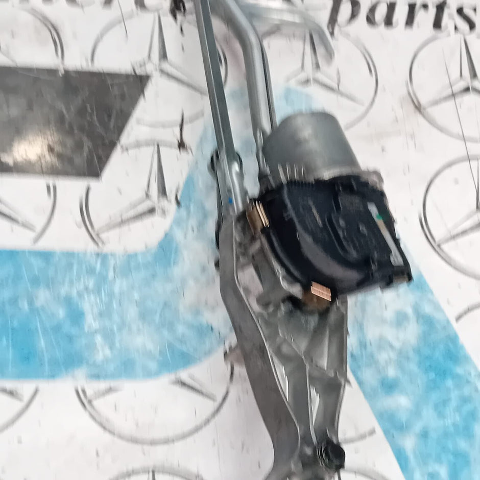 MERCEDES BENZ E-CLASS W213 RHD FRONT WIPER MOTOR & LINKAGE A2138207402