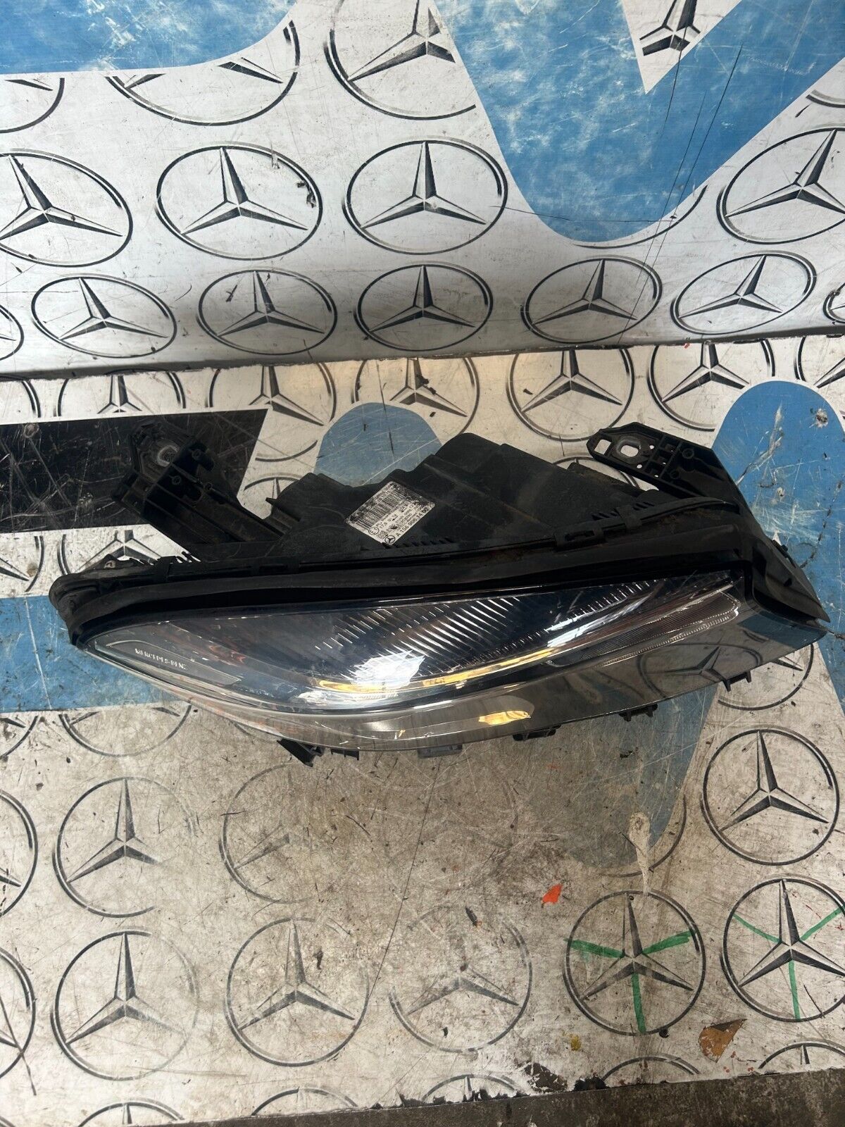 GENUINE MERCEDES GLA 2014-2018 RIGHT SIDE HEADLIGHT A1569061400 FMH15