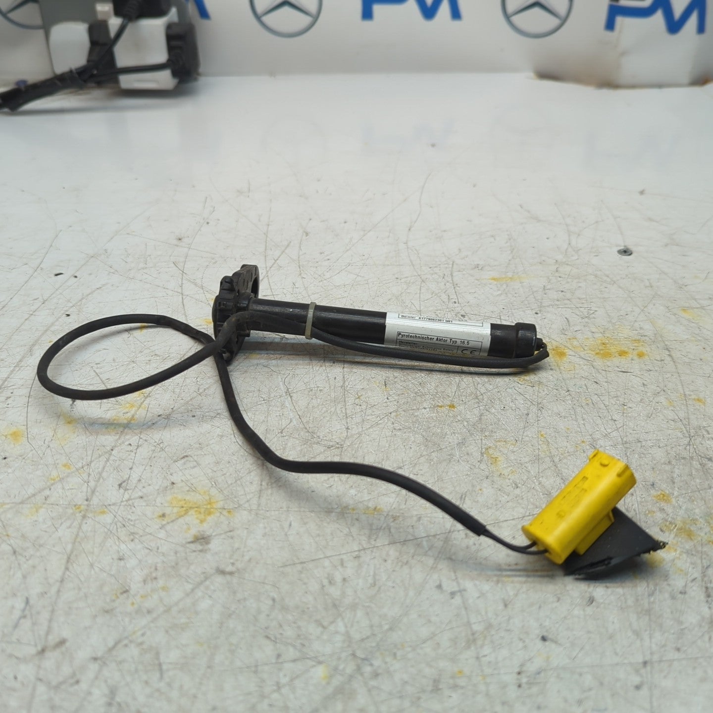 MERCEDES A CLASS W177 BONNET PEDESTRIAN ACTUATOR A1779062301 2016 FM001429