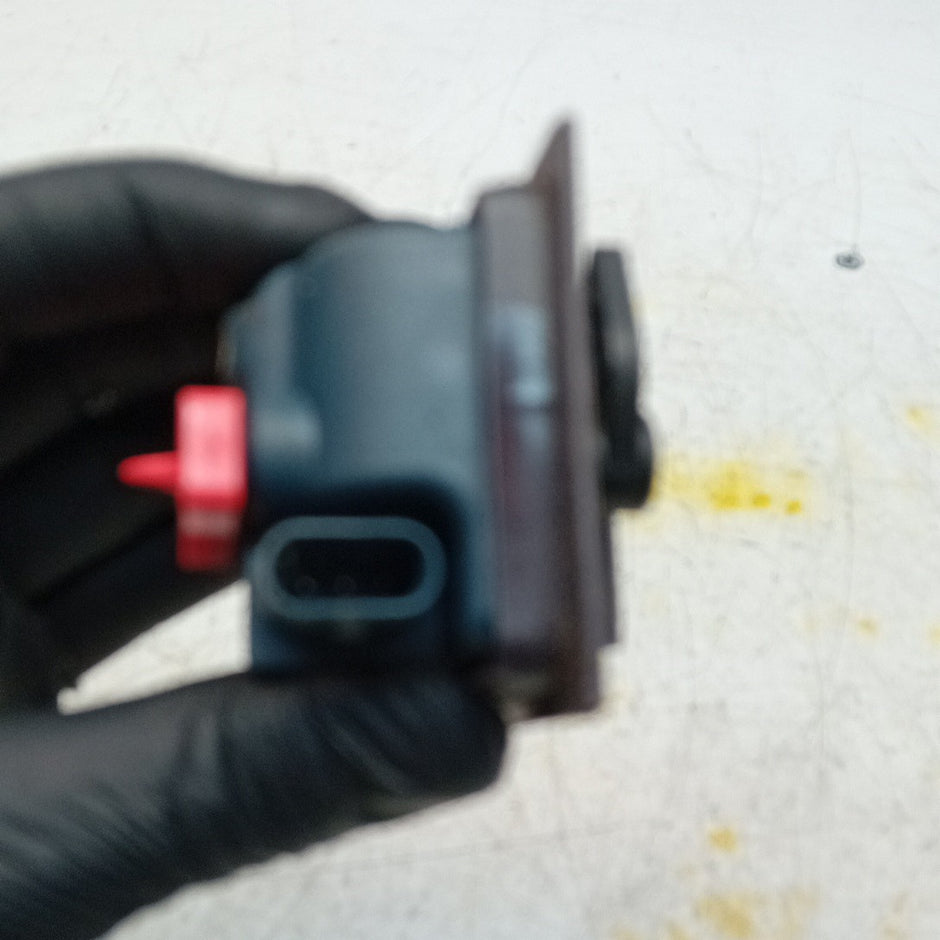 MERCEDES BENZ FUEL FILLER FLAP LOCKING MOTOR A0008207703 FM001331