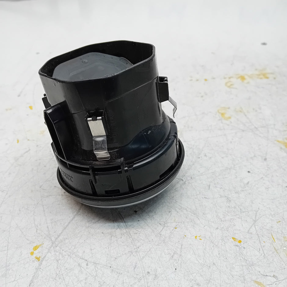 MERCEDES CLA-CLASS W117 DASHBOARD AIR VENT CENTRE SIDE 2015 FM001171