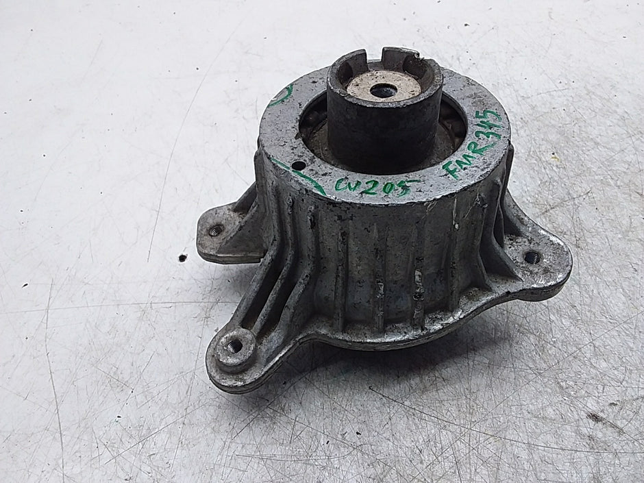 MERCEDES BENZ  C-CLASS  W205  ENGINE MOUNT LEFT NS A2052406617 FMR345