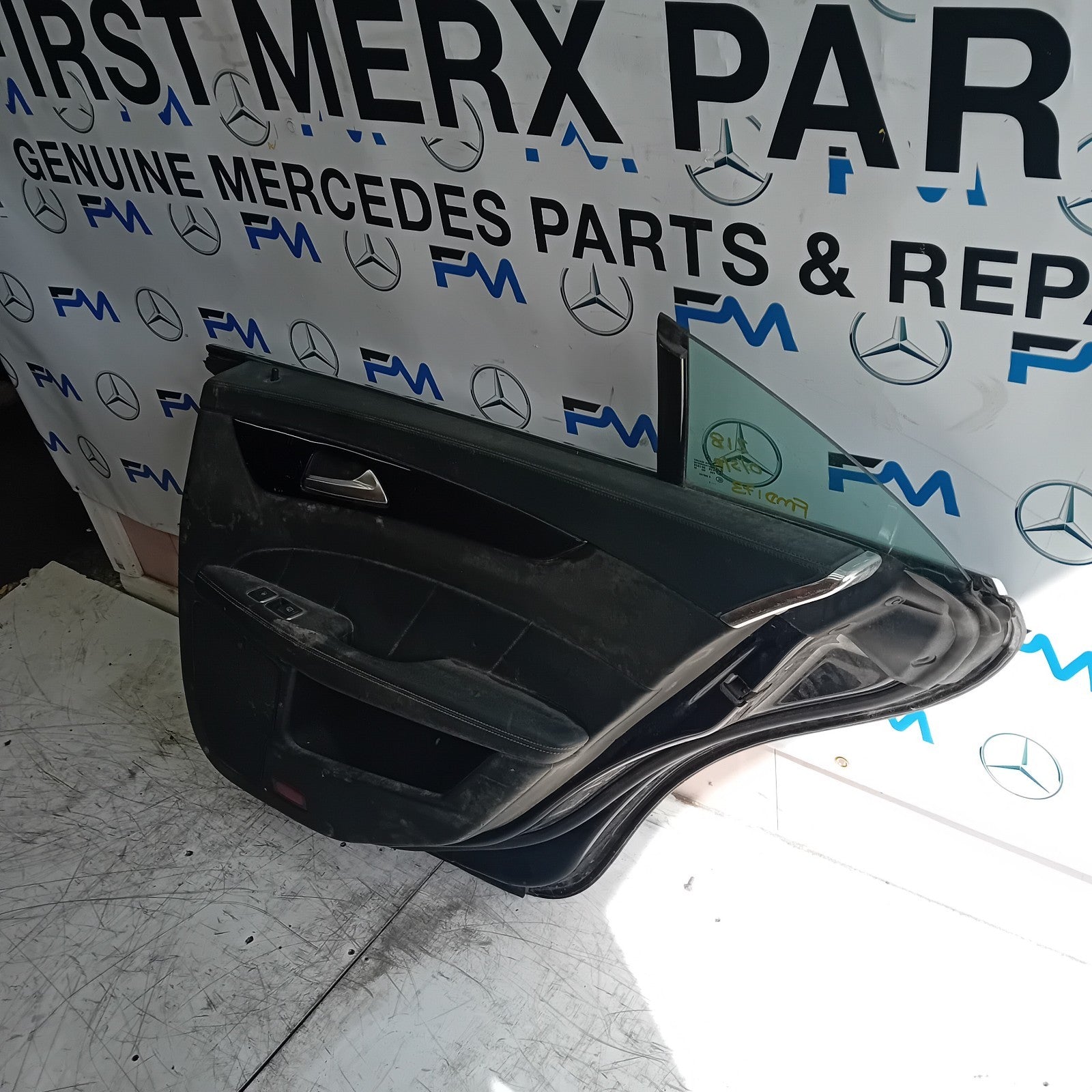 MERCEDES CLS W218 COUPE DRIVER SIDE REAR DOOR 2011-17 BLACK COMPLETE FMD173