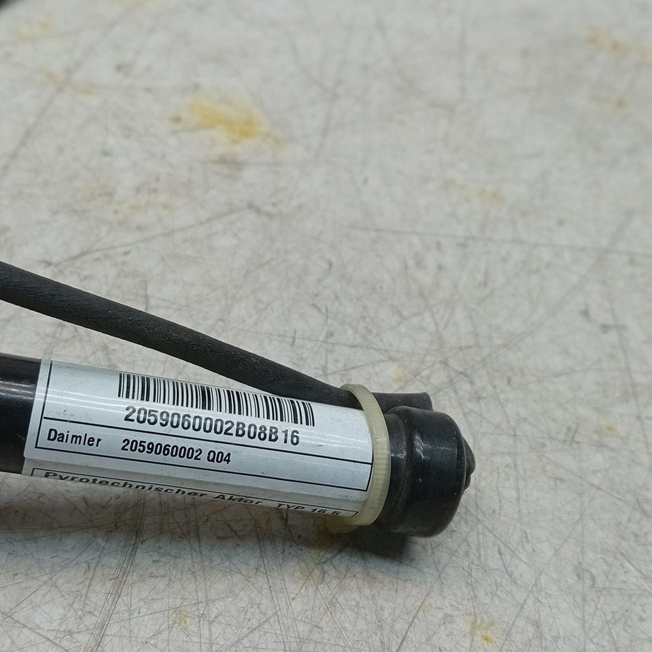 MERCEDES C CLASS W205 BONNET PEDESTRIAN ACTUATOR  A2059060002 2017 FM001445