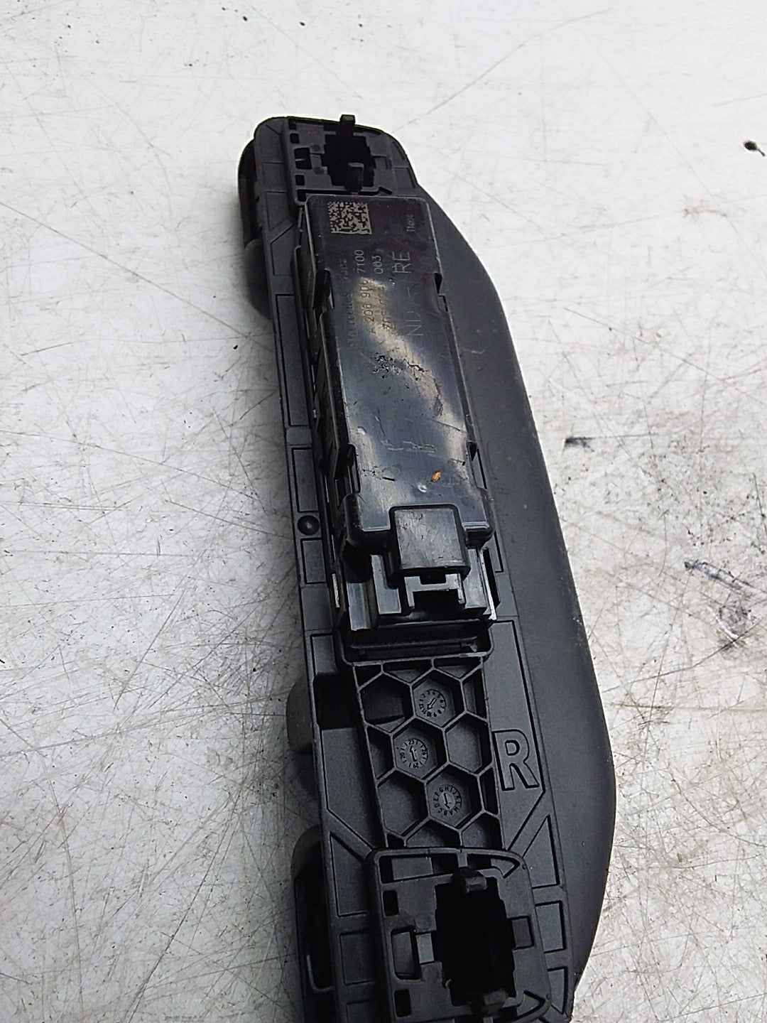 MERCEDES BENZ C-CLASS W206 REAR RIGHT ROOF HANDLE A2069067100 FMR203