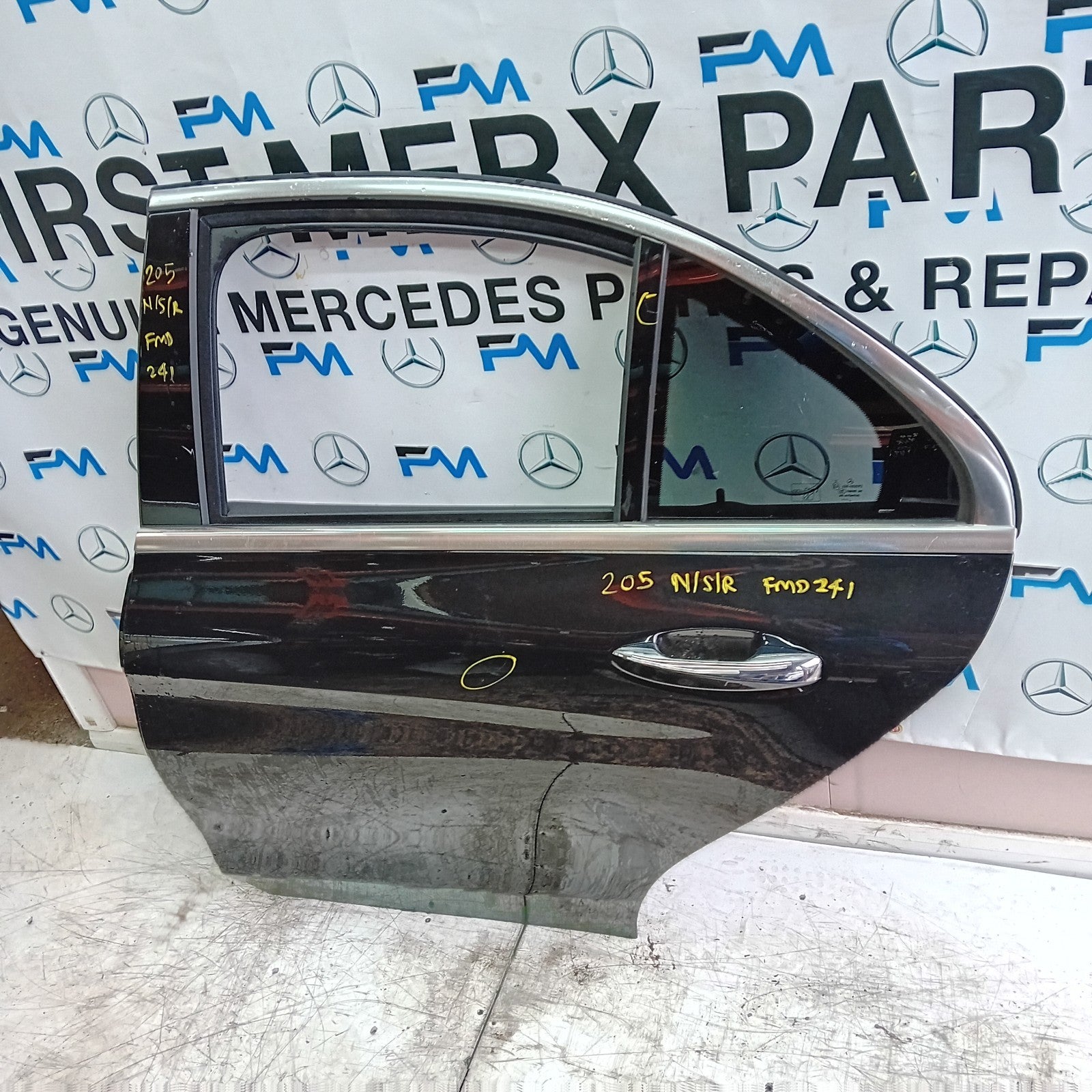 MERCEDES C-CLASS W205 SLN PASSENGER REAR DOOR NSR BLACK 2014 ON COMPLETE FMD241