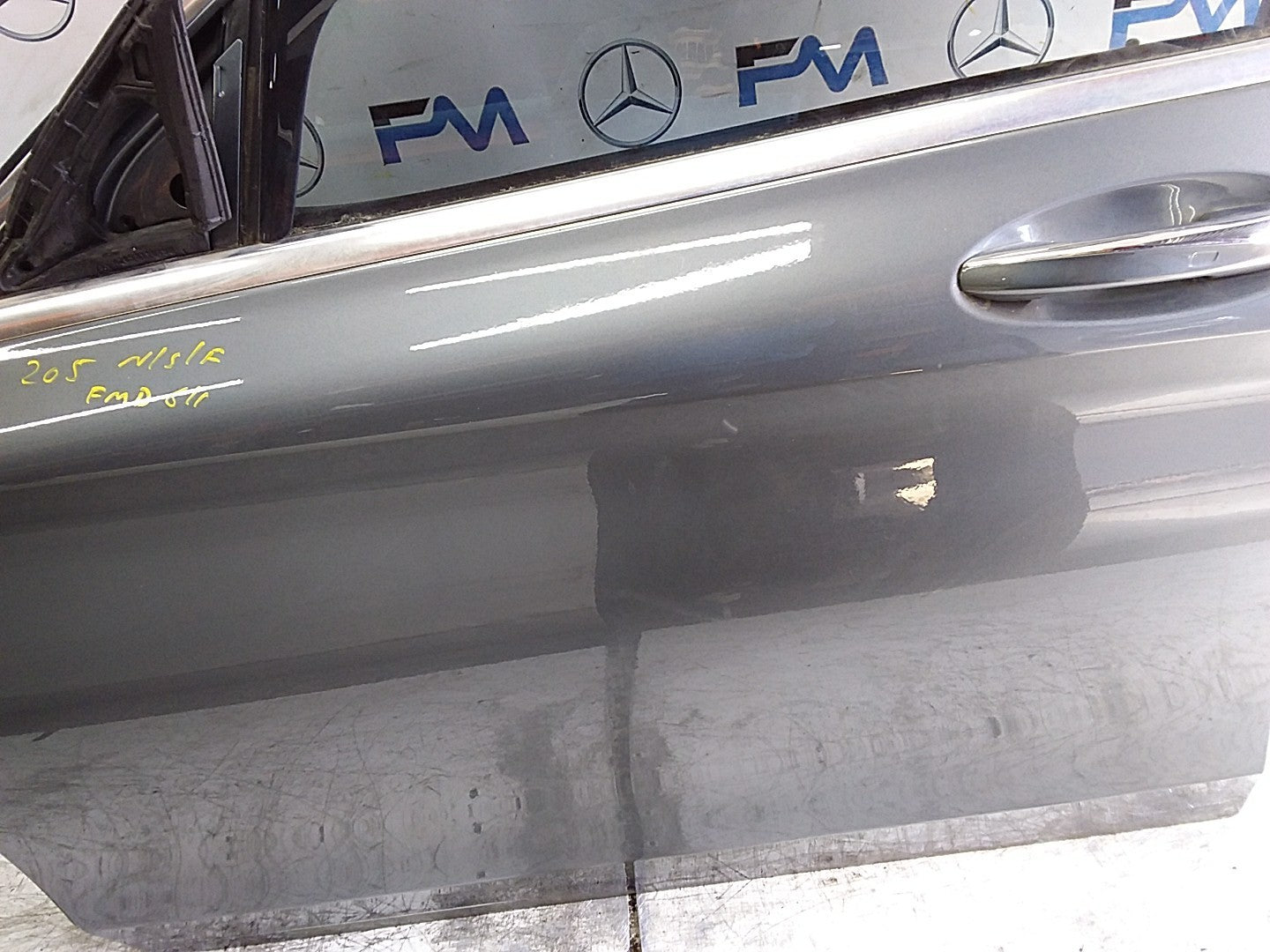 MERCEDES C-CLS W205  SLN PASSENGER FRONT DOOR NSF GREY 2014 ONWARDS  FMD611