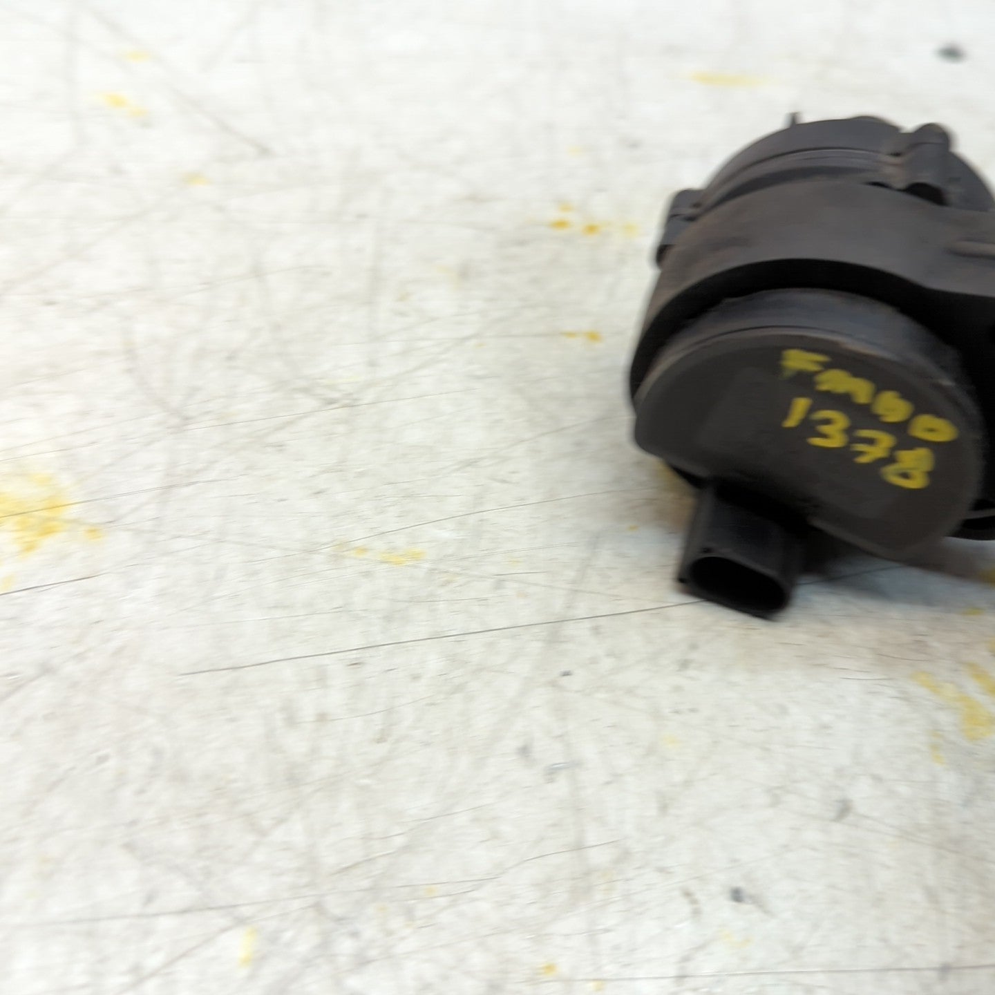 MERCEDES BENZ  C E-CLASS W211 ELECTRIC COOLANT WATER PUMP A2118350028 FM001378