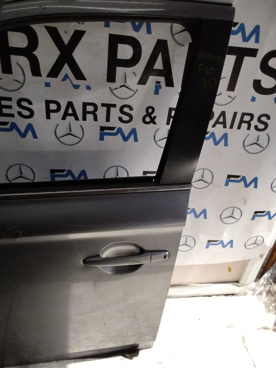 MITSUBISHI OUTLANDER MK3 PASSENGER FRONT DOOR NSF GREY ON COMPLETE FMD310