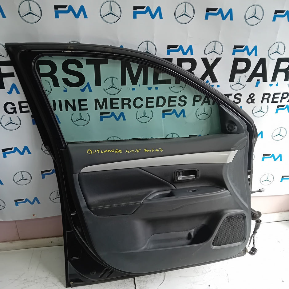 MITSUBISHI OUTLANDER  PASSENGER SIDE FRONT DOOR N/S/F COMPLETE BLACK FMD47