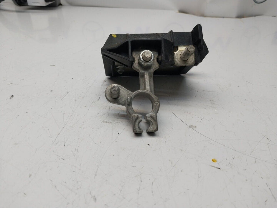 Mercedes W213 W205 W218 W238 W253 Negative Battery Tray Clamp A0009061505FM00253