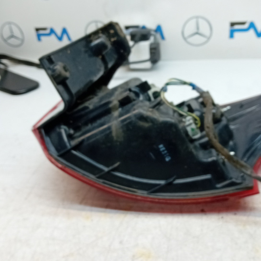MITSUBISHI OUTLANDER MK3 PASSENGER REAR OUTER TAIL LIGHT 2014 FMT315
