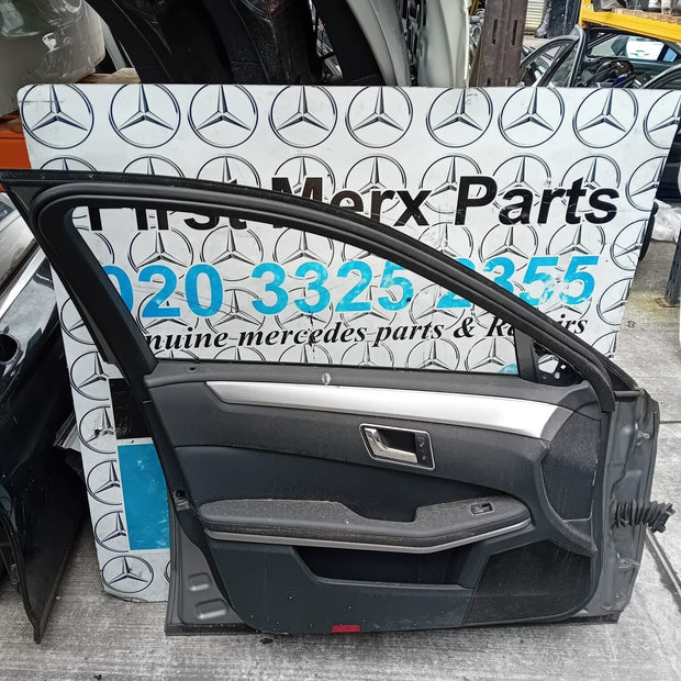 MERCEDES BENZ E-CLASS  W212  PASSENGER SIDE FRONT DOOR ( NEAR SIDE FRONT )