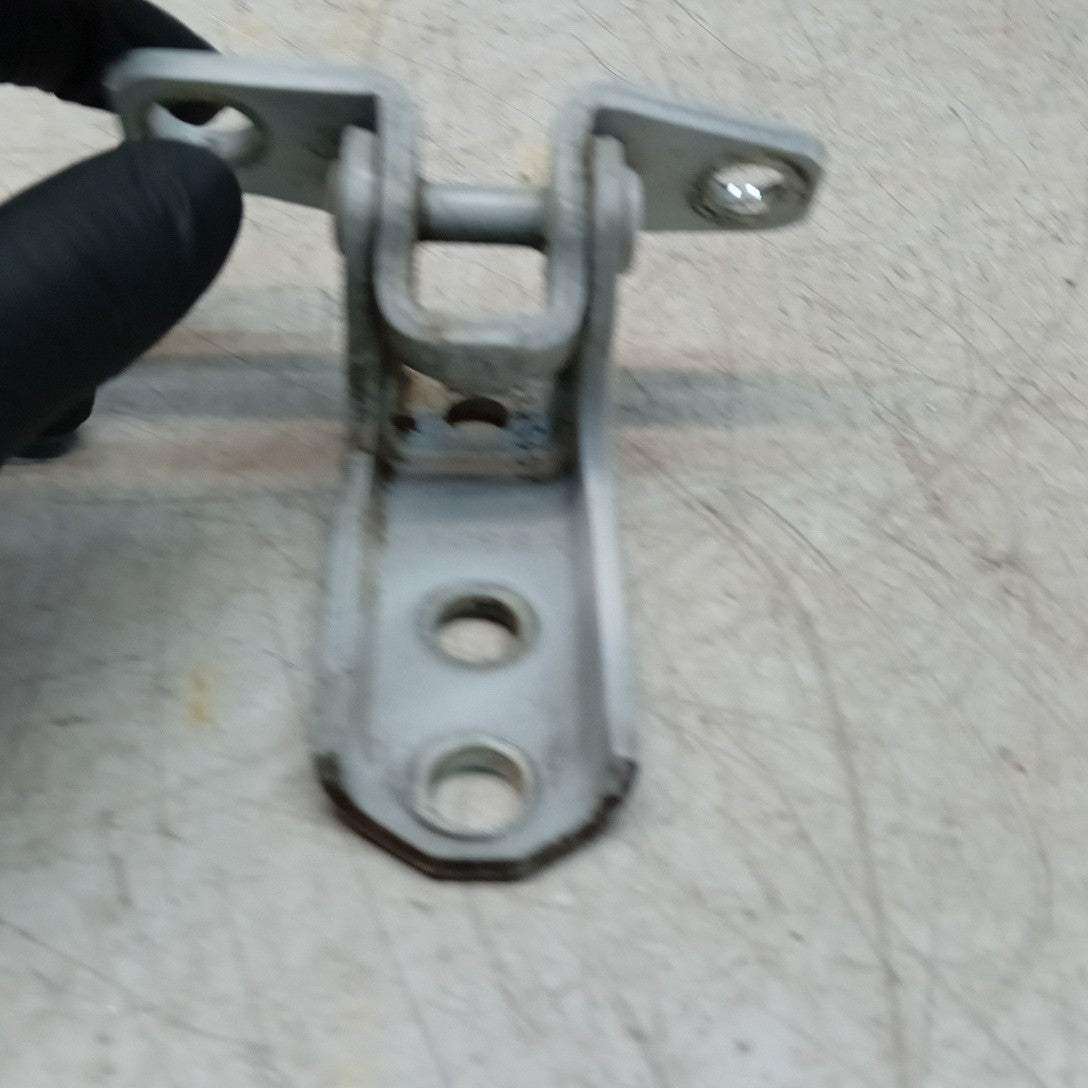 MITSUBISHI OUTLANDER MK3  FRONT DOOR HINGE PANEL A521 A046834 FM001637