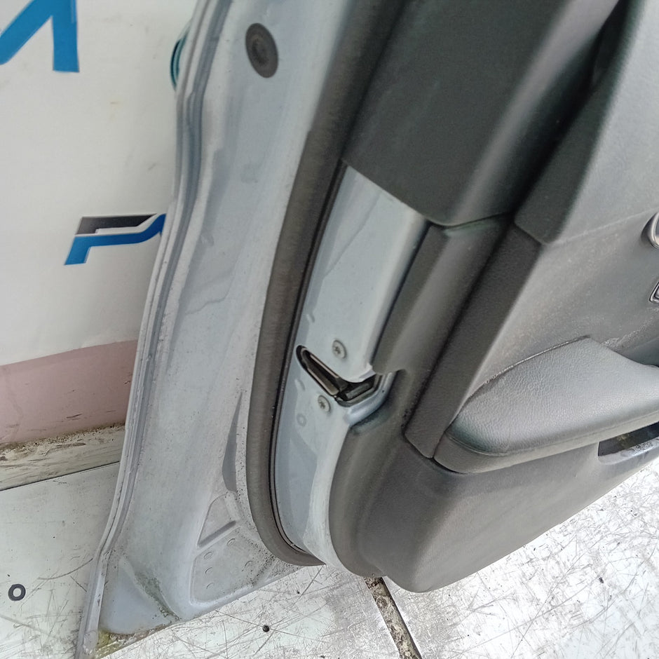 MERCEDES C-CLASS W205 PASSENGER FRONT DOOR NSF 2014 ON COMPLETE FMD382