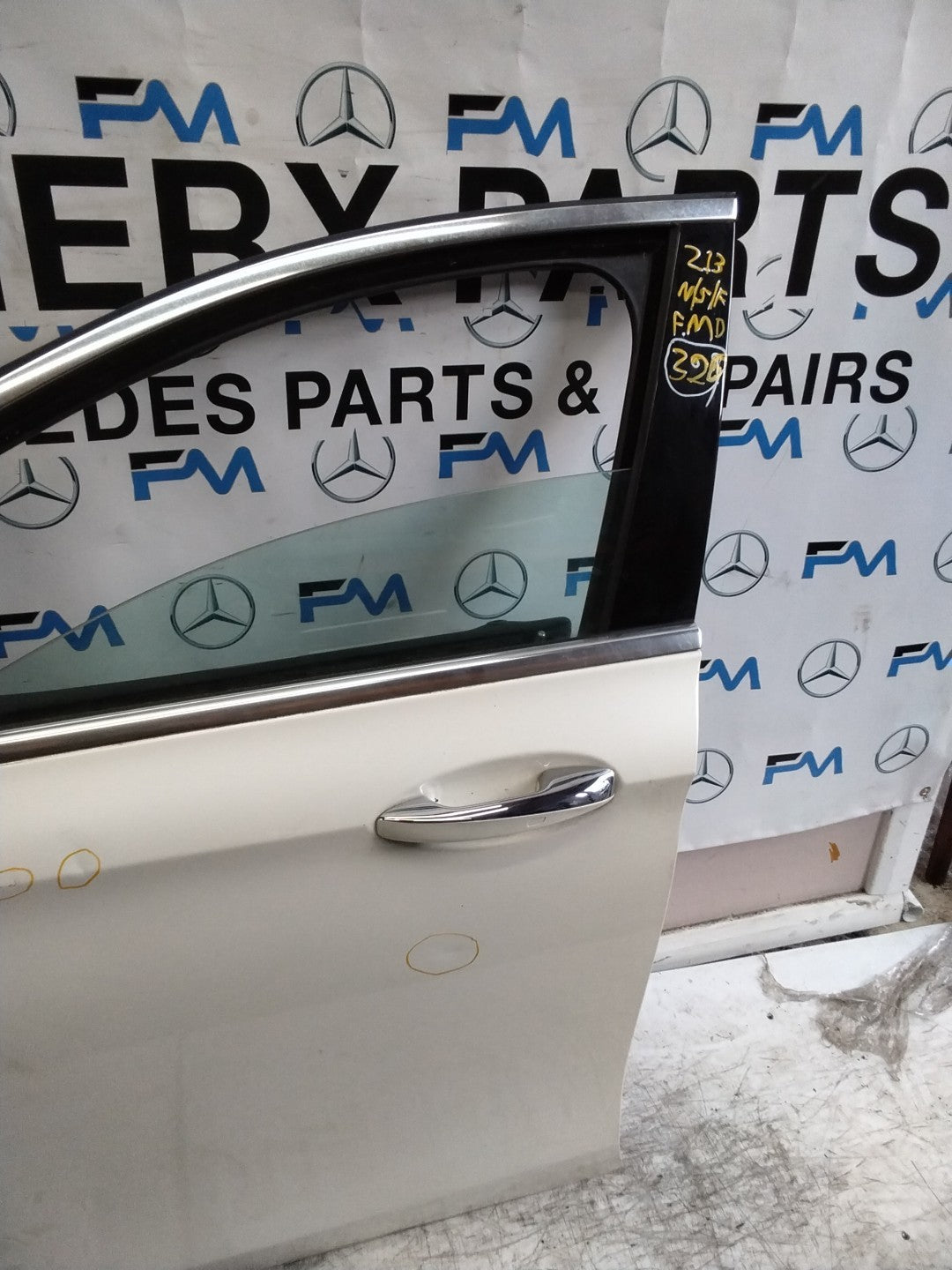 MERCEDES E-CLASS W213 SLN PASSENGER FRONT DOOR NSF WHITE 2016 ON COMPLETE FMD326