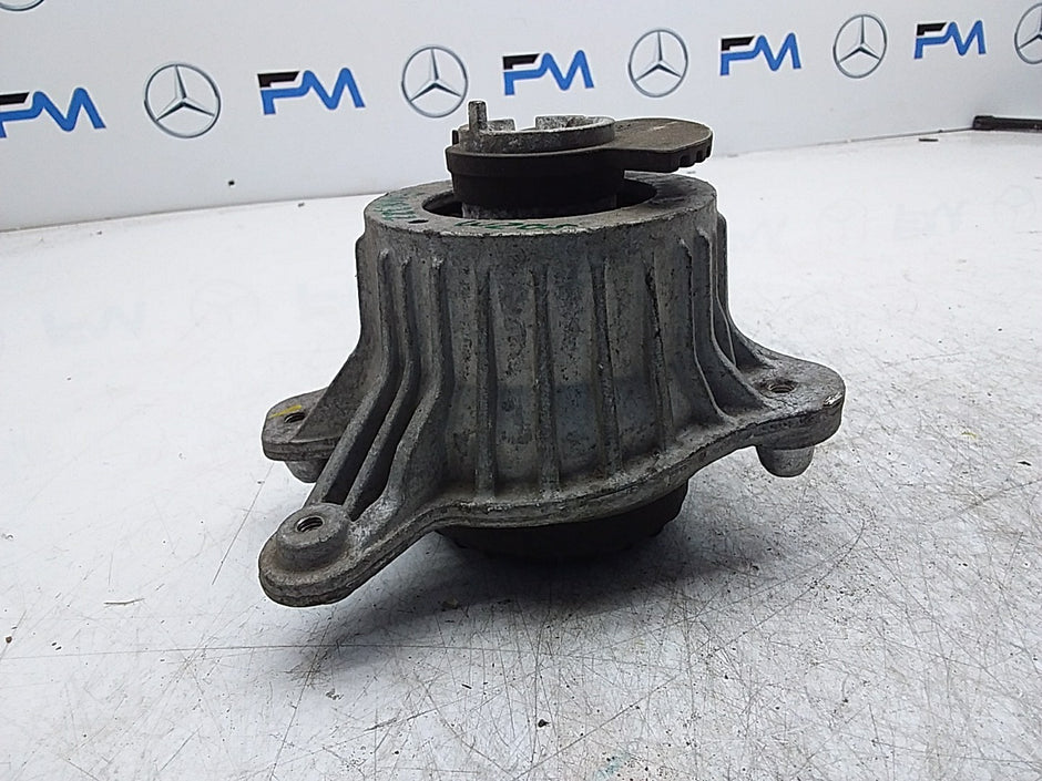 MERCEDES BENZ  C-CLASS W205  ENGINE MOUNT LEFT NS A2052406617 FMR322