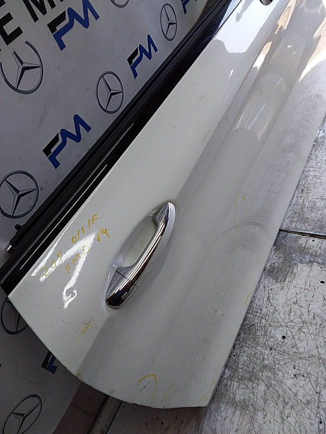 MERCEDES C-CLS C205  PASSENGER FRONT DOOR OSF WHITE 2016 ONWARDS COMPLETE FMD614