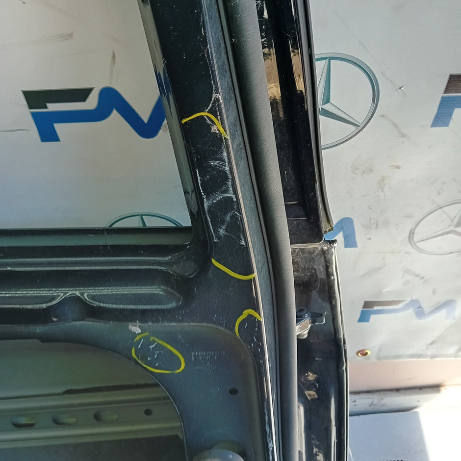 MERCEDES  BENZ  C-CLASS W204 SLN DRIVER REAR DOOR ISR BLUE 2008-14 FMD460