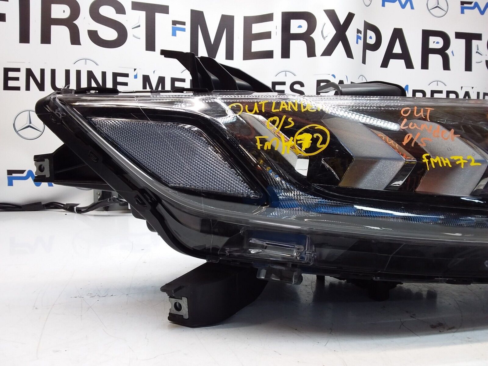 MITSUBISHI OUTLANDER MK3 2016 HEADLIGHT DRIVER SIDE RIGHT R009A ZKUI FMH72