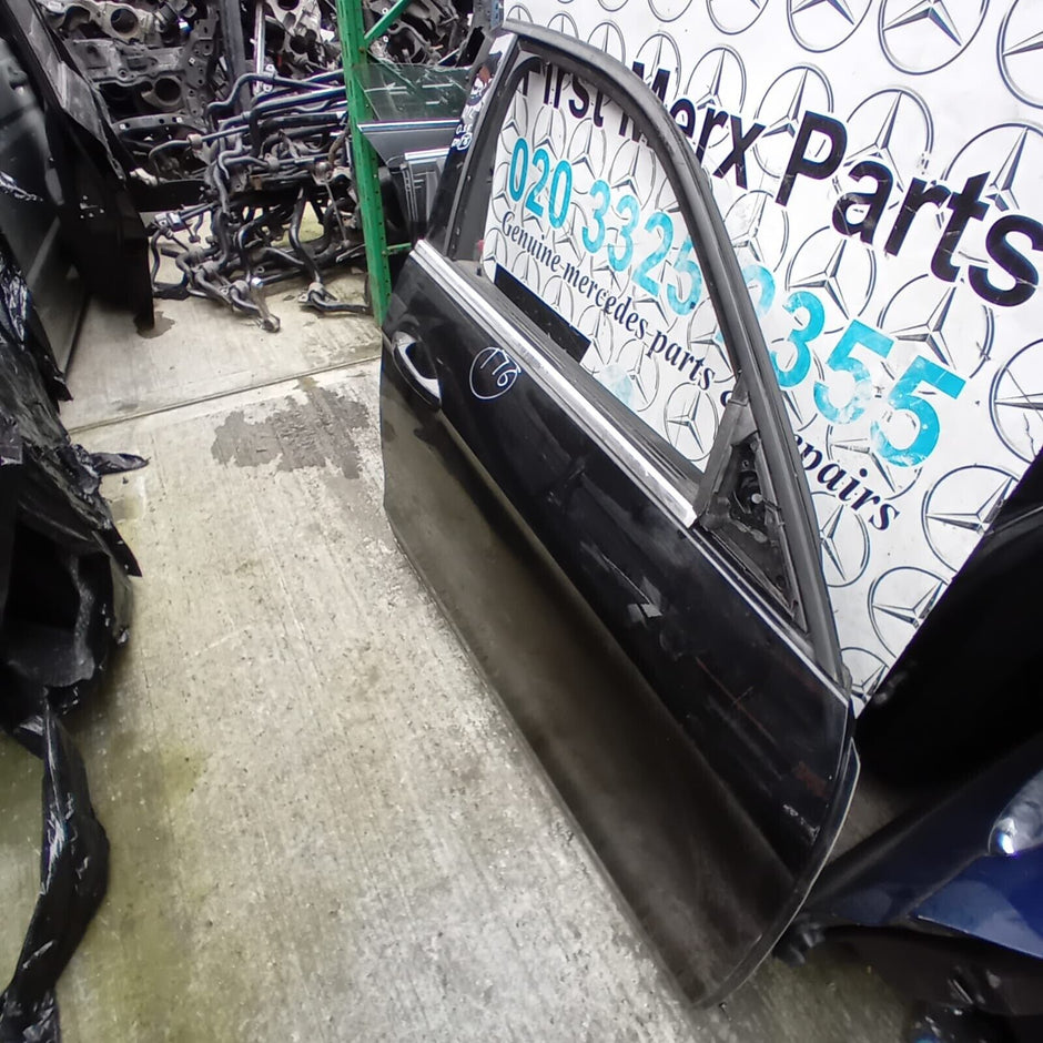MERCEDES BENZ E-CLASS W212 DRIVER SIDE FRONT DOOR ( OFF SIDE FRONT )